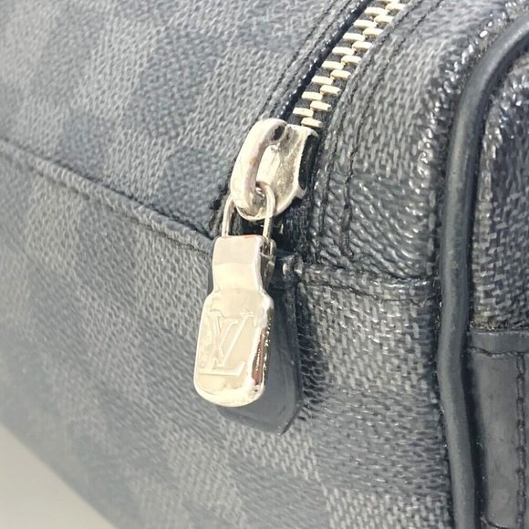 LOUIS VUITTON Damier Graphite C Cracking pouch Makeup pouch Cosmetics Pouch - Picture 9 of 16